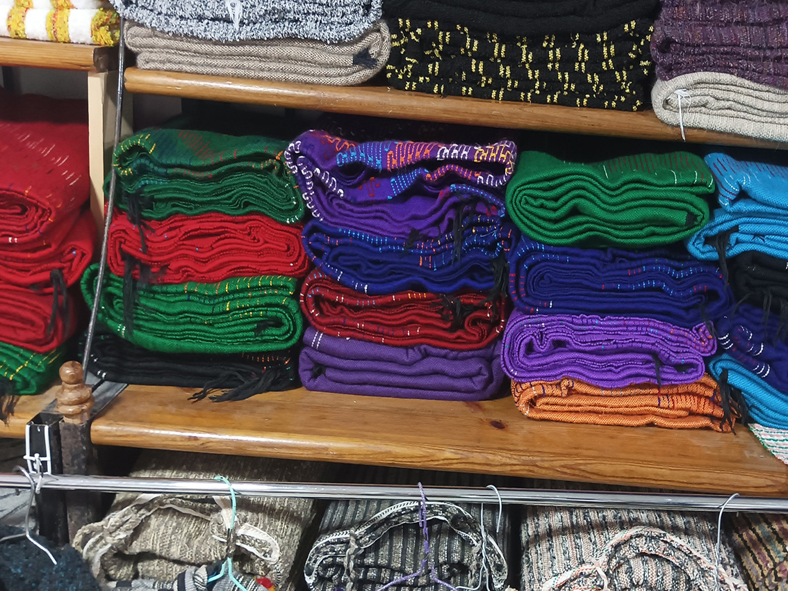 Authentic Moroccan carpet, the original Chefchaouen carpet (Brown)